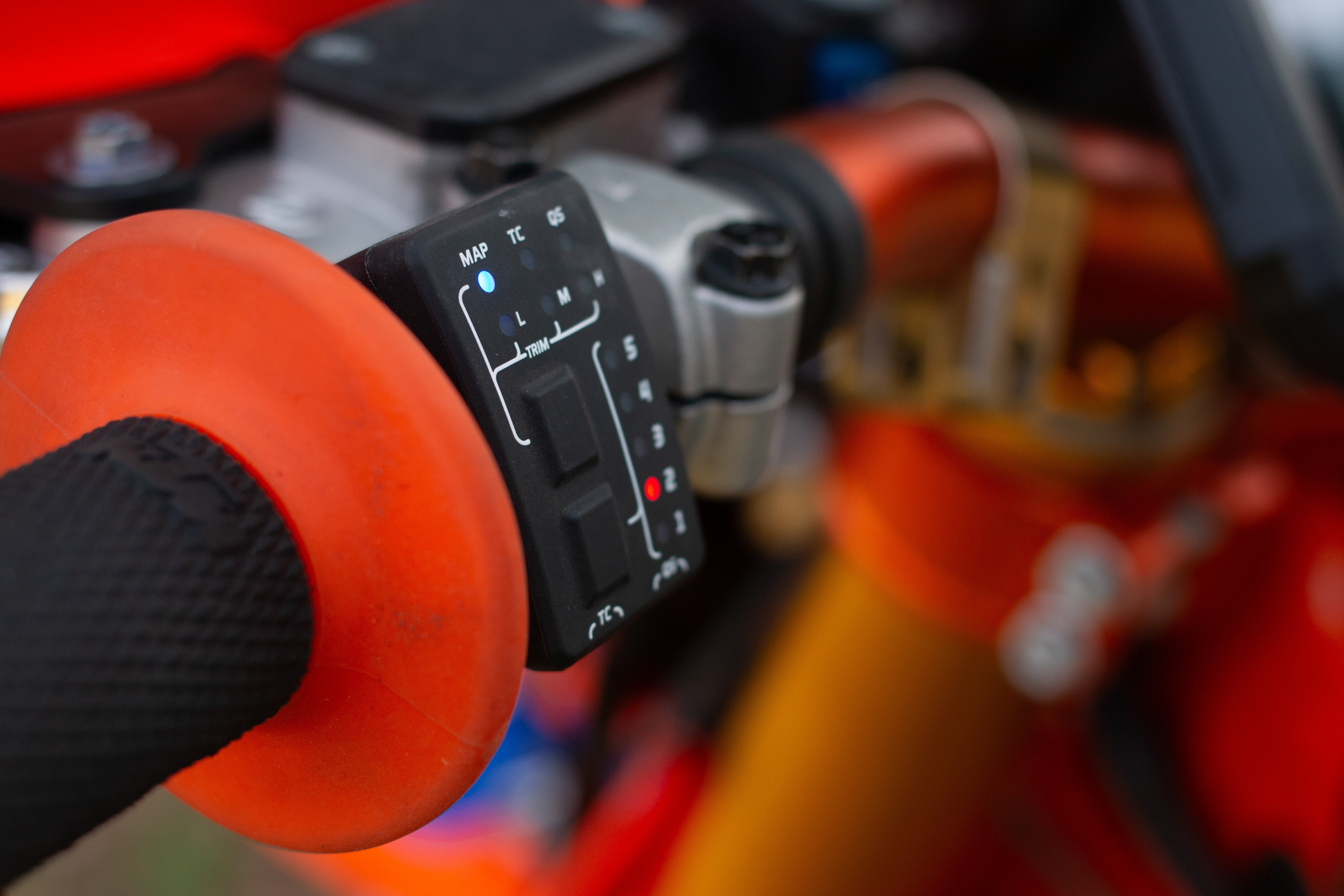 Aim Handlebar Switch 2 on motocross handlebars